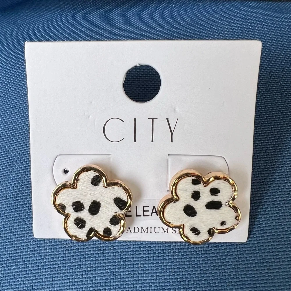 Animal Print Earrings - Picture 4 of 4
